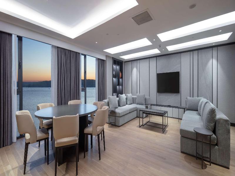 DoubleTree by Hilton Canakkale image