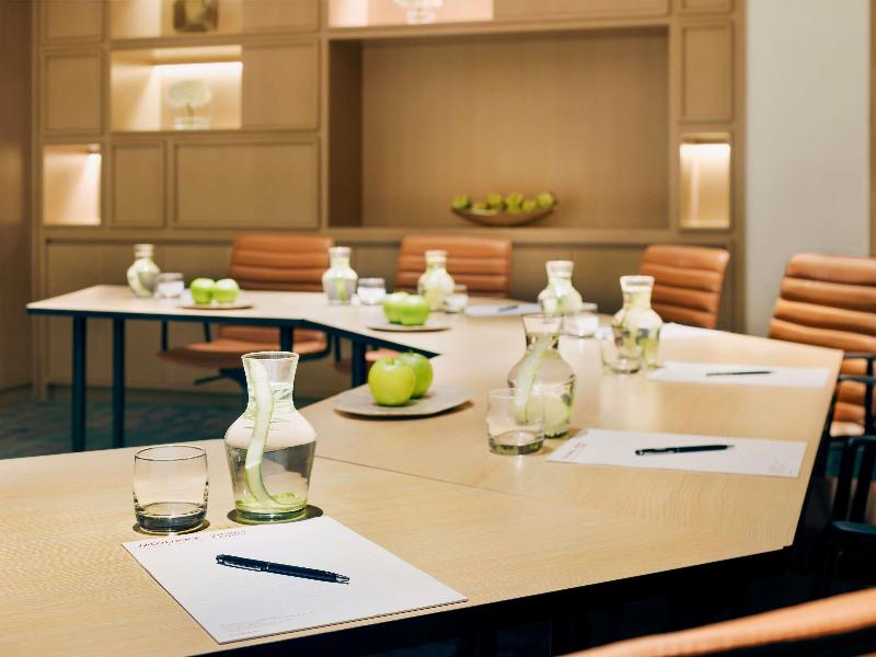 Movenpick Resort Al Marjan Island image