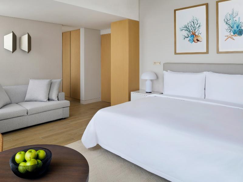 Movenpick Resort Al Marjan Island image