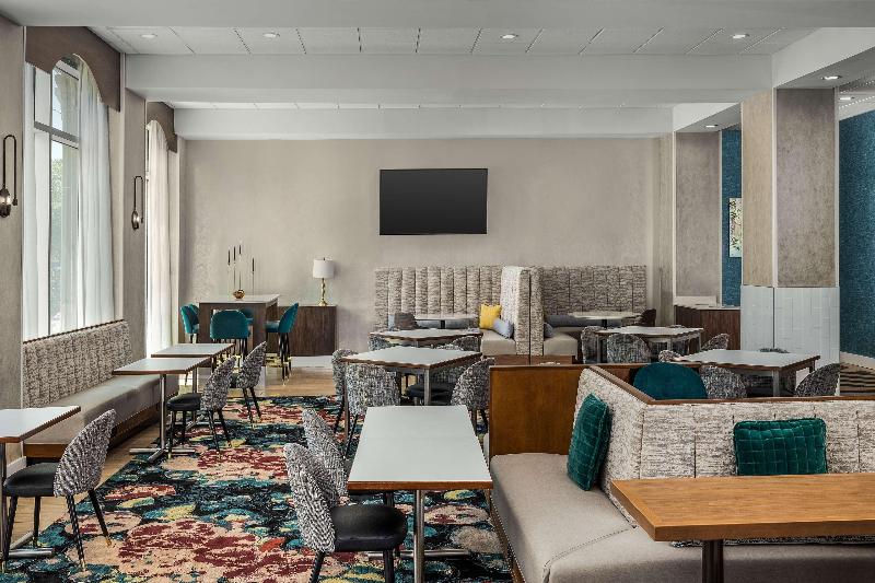 Hampton Inn New Orleans French Quarter Market Area image