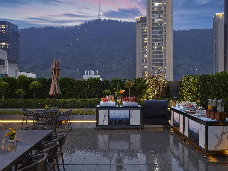 Hilton Zhuji image