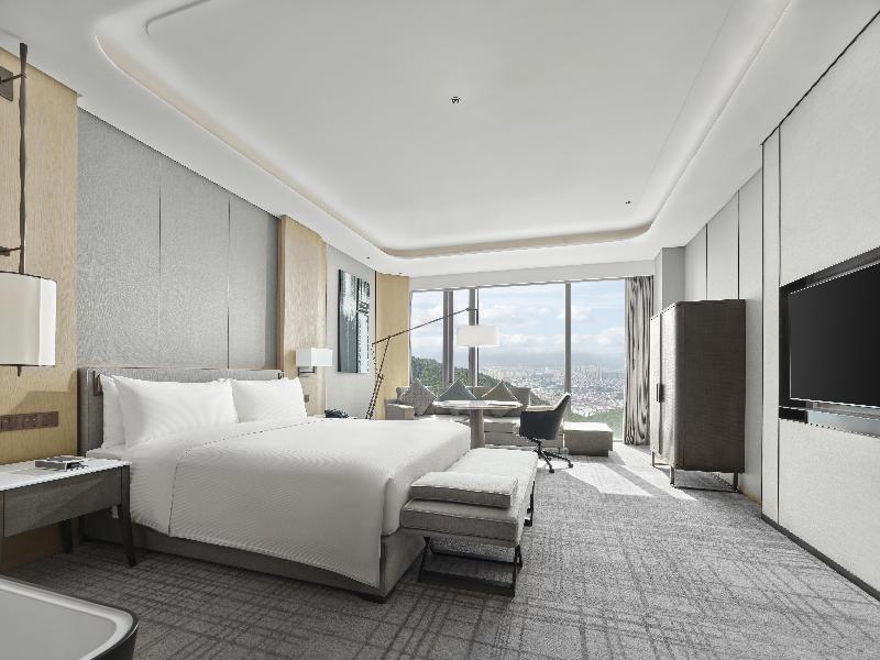 Hilton Zhuji image
