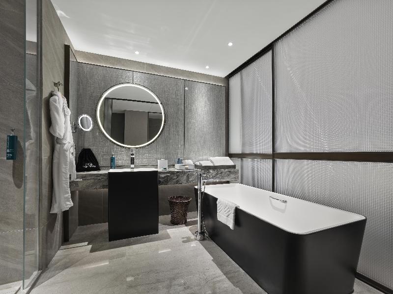 Hilton Zhuji image