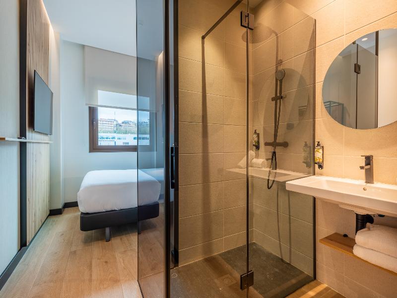 Leonardo Hotel San Sebastian image