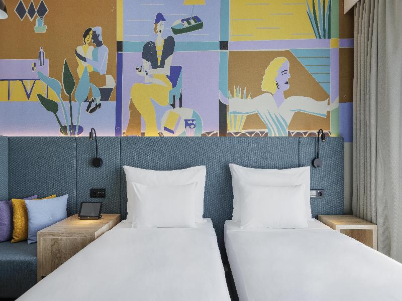 room detail thumbnail 0