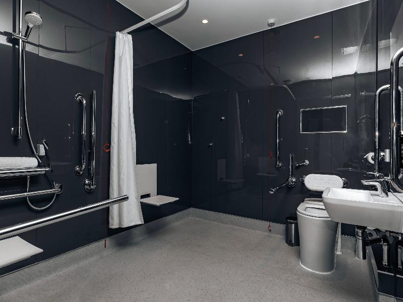 Village Hotel Southampton Eastleigh image
