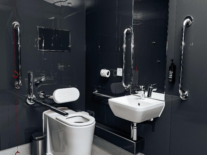Village Hotel Southampton Eastleigh image