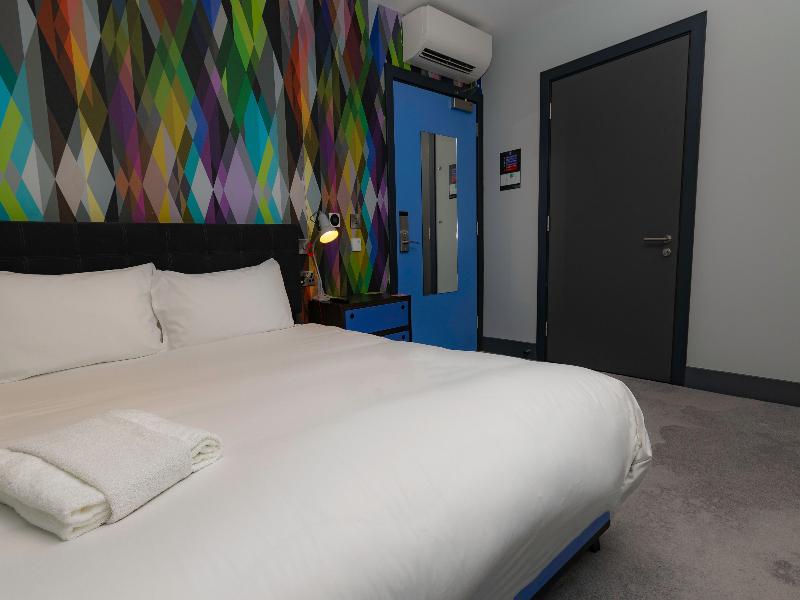 Village Hotel Southampton Eastleigh image