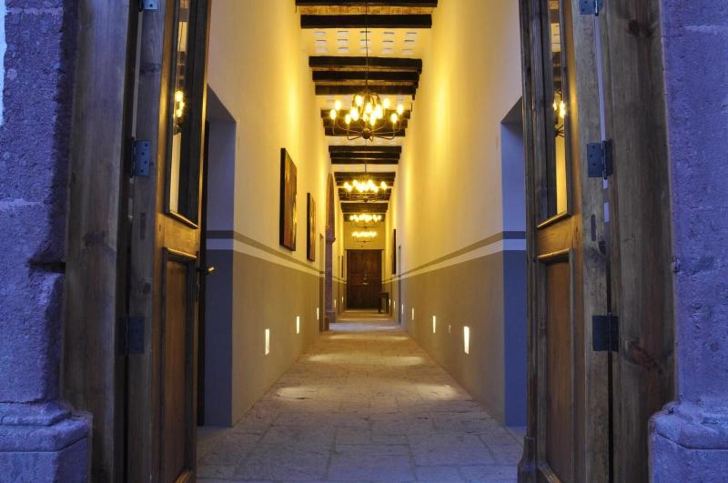 Clandestino Hotel - Adults Only image