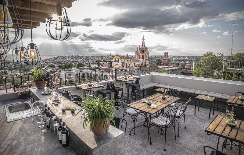 Clandestino Hotel - Adults Only image