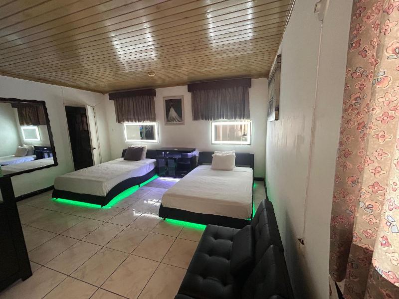 Big Apple Hotel image