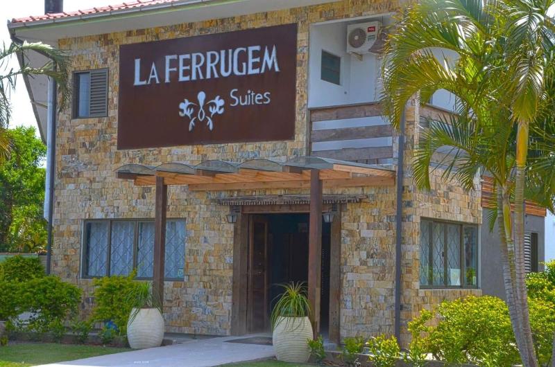 Pousada La Ferrugem Suites