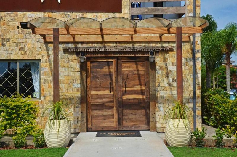 Pousada La Ferrugem Suites