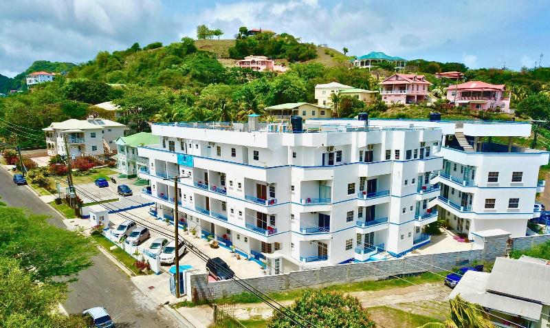 Blue Star Apartments and Hotel image