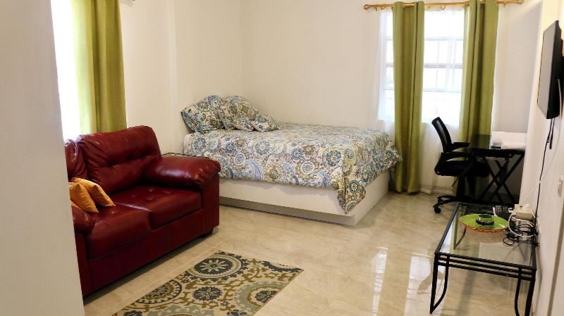 Blue Star Apartments and Hotel image