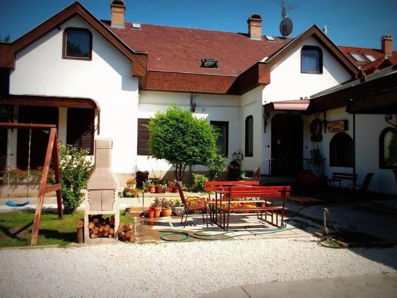 Hotel Palota image