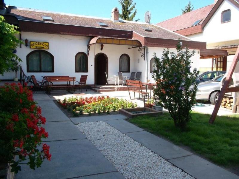 Hotel Palota image