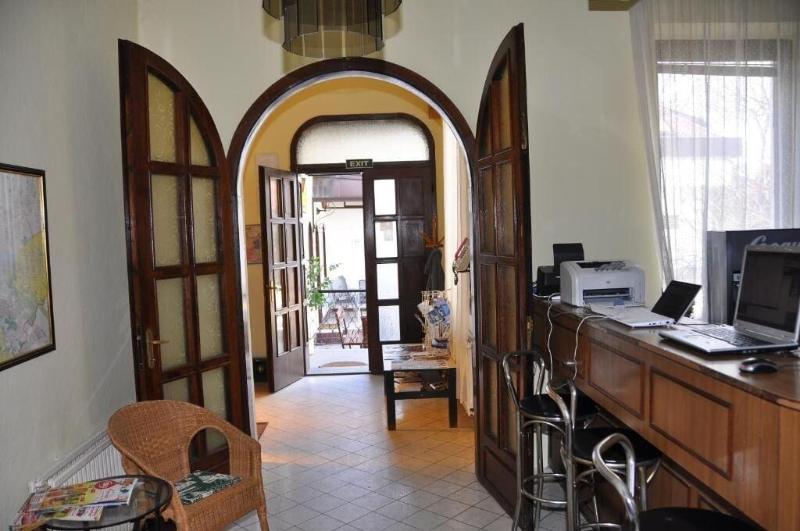 Hotel Palota image