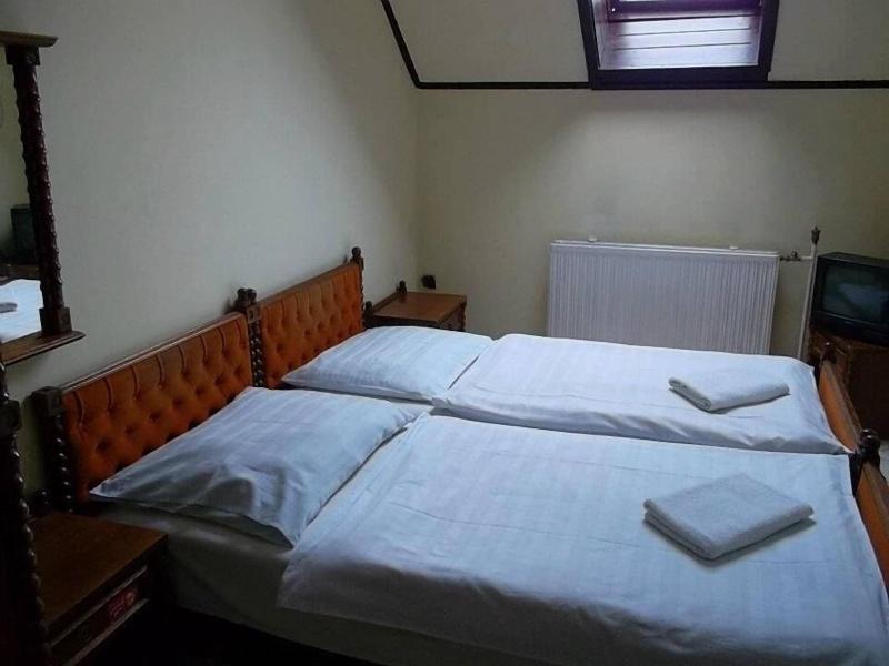 Hotel Palota image
