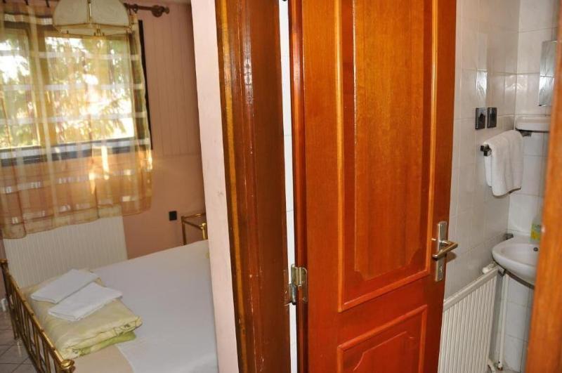 Hotel Palota image