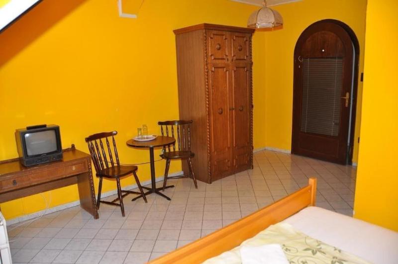 Hotel Palota image