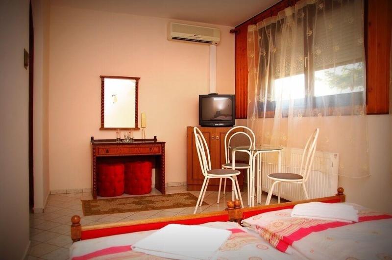 Hotel Palota image