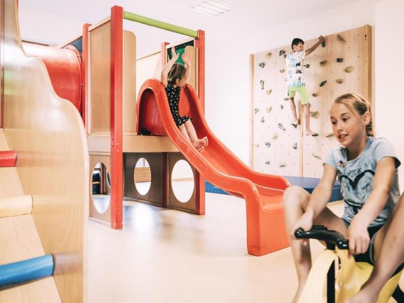 Kinderhotel Stegerhof image