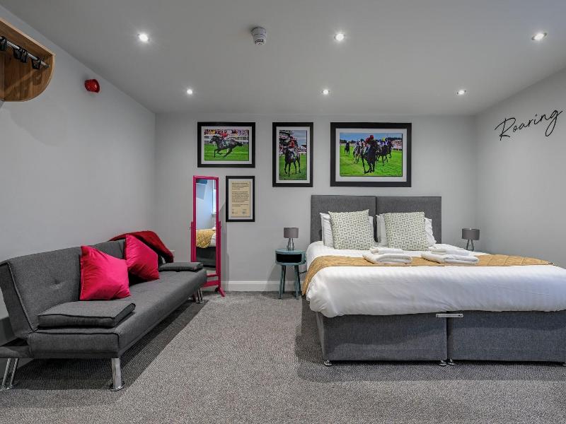 Stableside at York Racecourse image