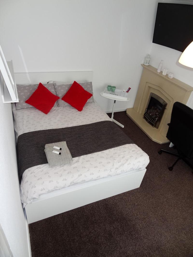 Double room in welcoming home — main photo