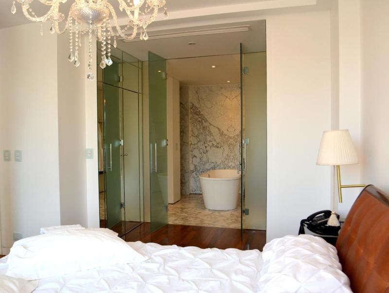 Residence Master Suite in PorteÃ±o Building image