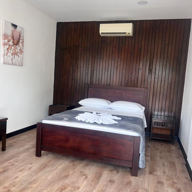 Hotel Naralit image