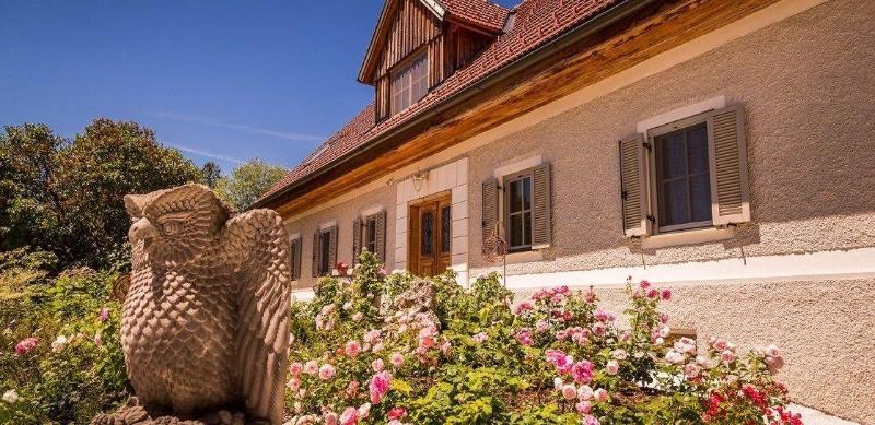 Golden Hill Country Chalets & Suites image