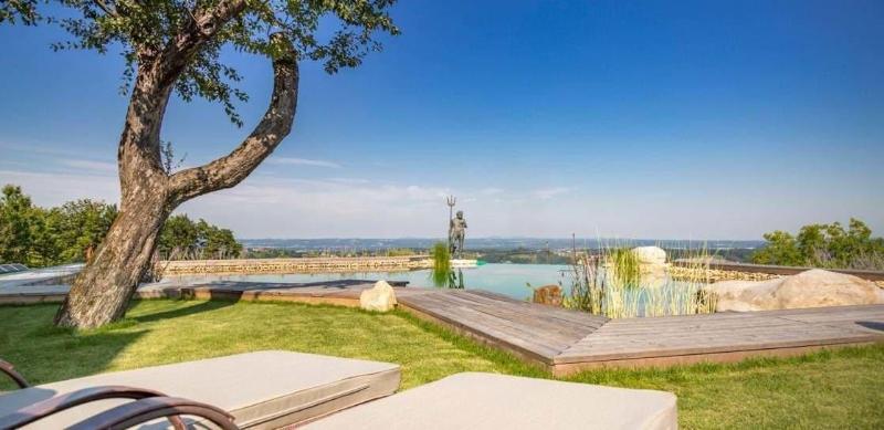 Golden Hill Country Chalets & Suites image