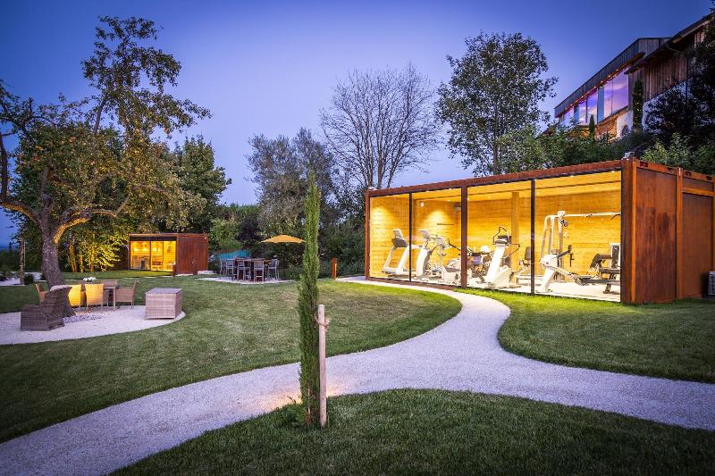 Golden Hill Country Chalets & Suites image
