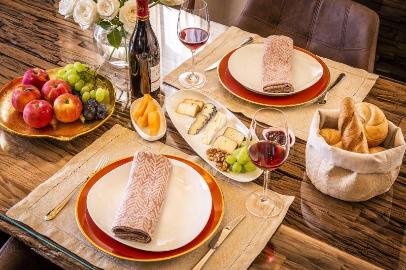 Golden Hill Country Chalets & Suites image