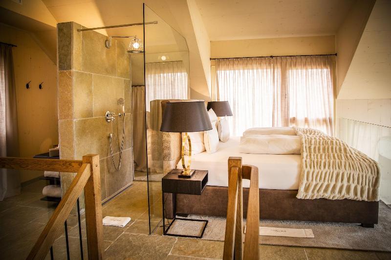Golden Hill Country Chalets & Suites image