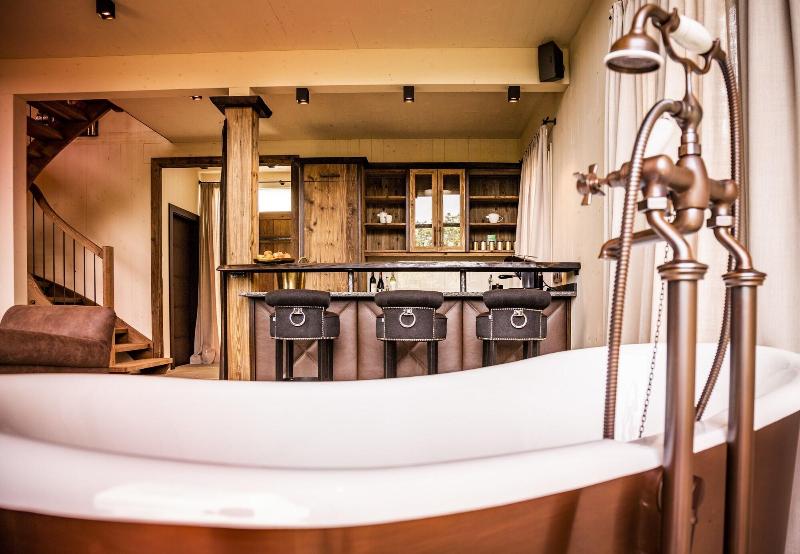 Golden Hill Country Chalets & Suites image