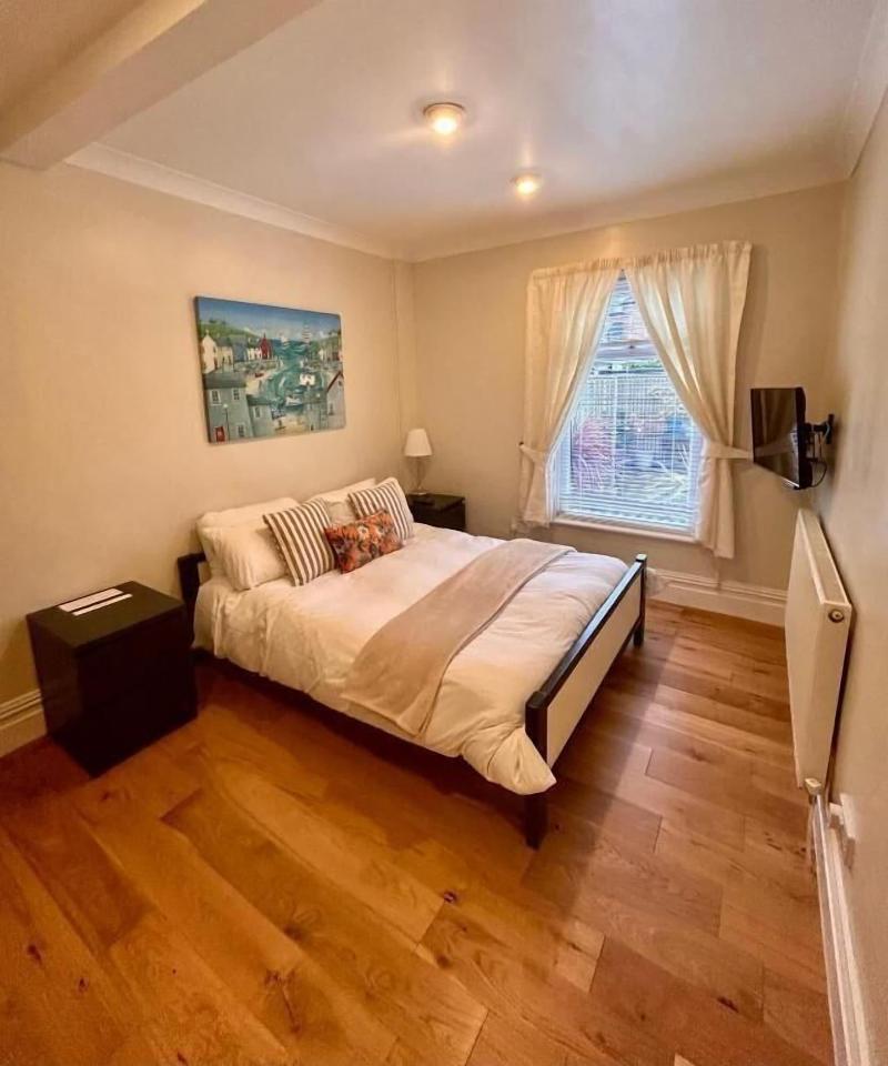 Holland House image