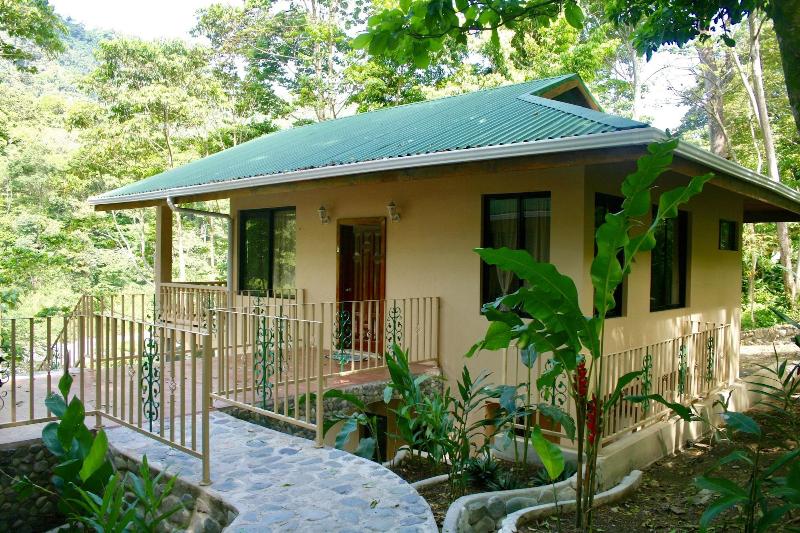 Villas Pico Bonito image
