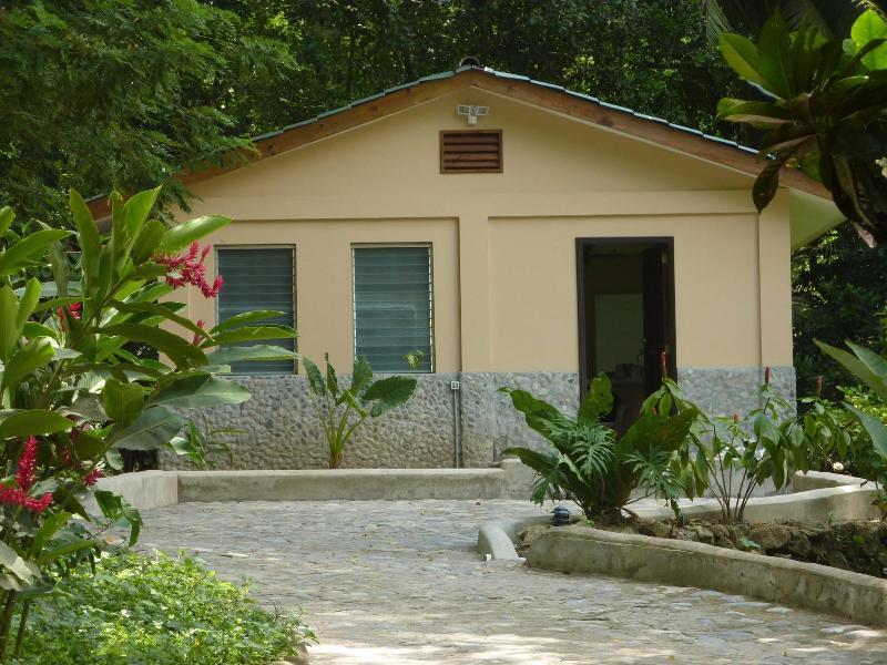 Villas Pico Bonito image