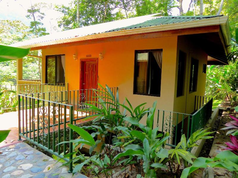 Villas Pico Bonito image