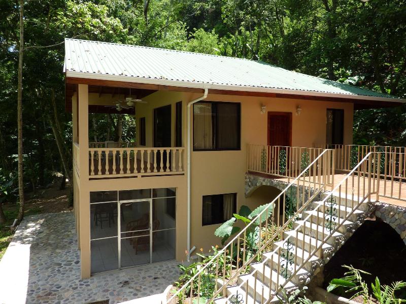 Villas Pico Bonito image
