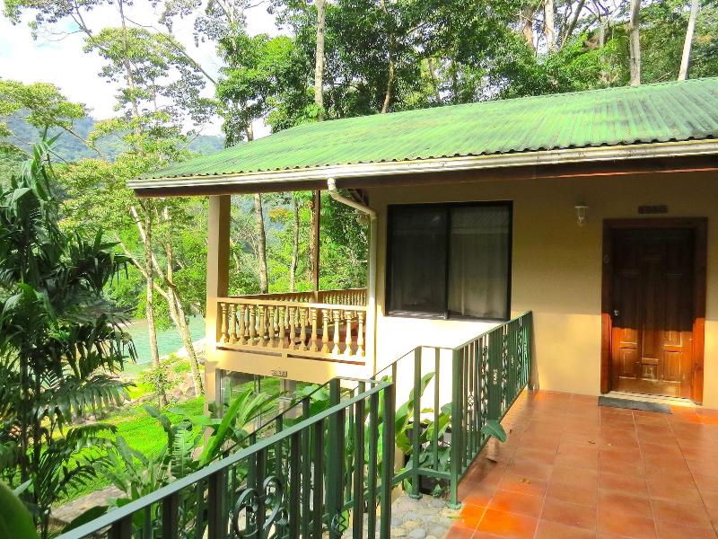 Villas Pico Bonito image