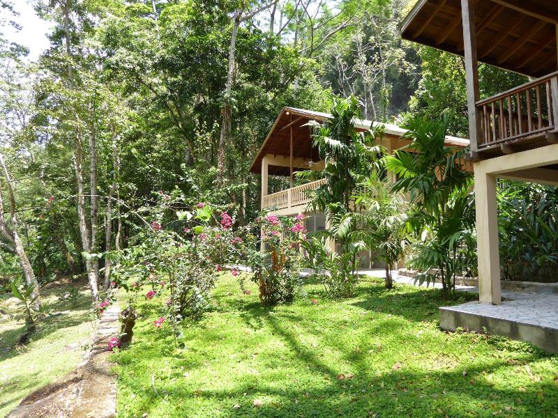 Villas Pico Bonito image