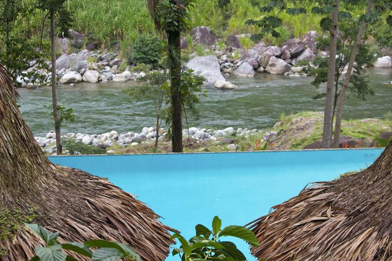 Villas Pico Bonito image