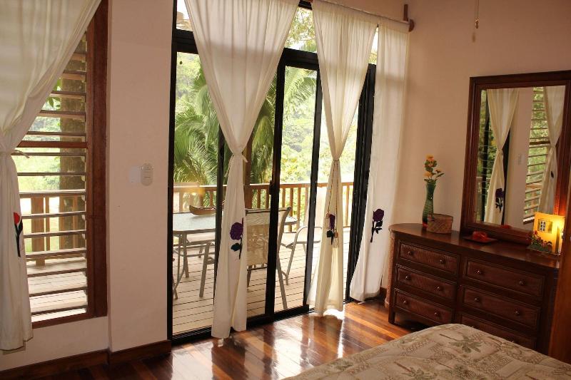Villas Pico Bonito image