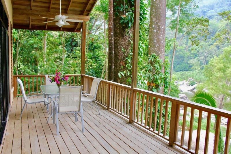 Villas Pico Bonito image