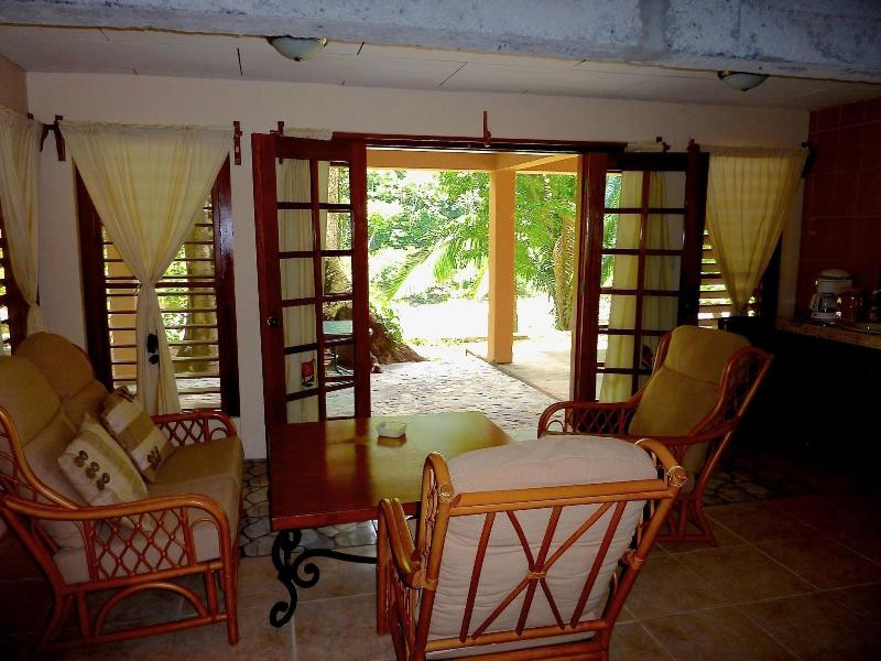 Villas Pico Bonito image