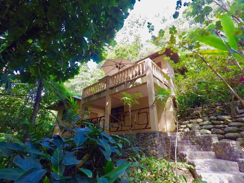 Villas Pico Bonito image