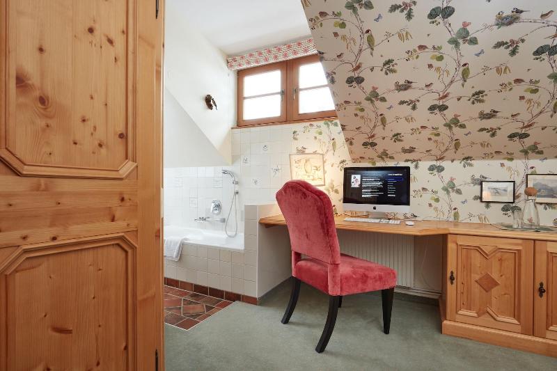 Schlosshotel BergschlÃ¶ssl image